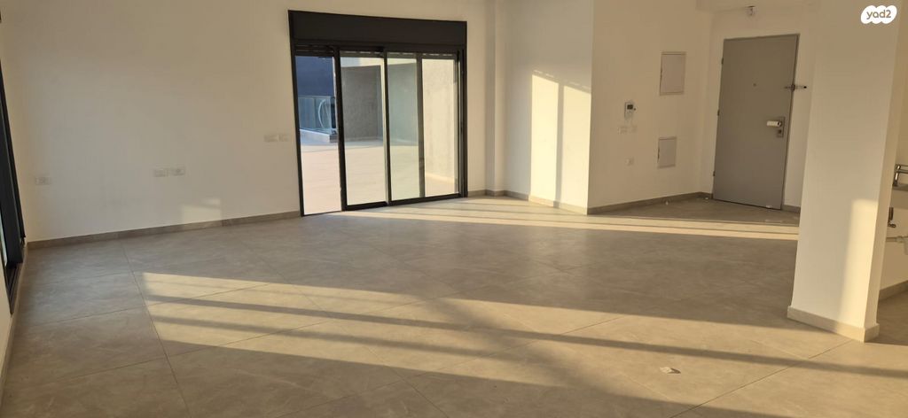 גג/ פנטהאוז, יצחק שמיר, עפולה