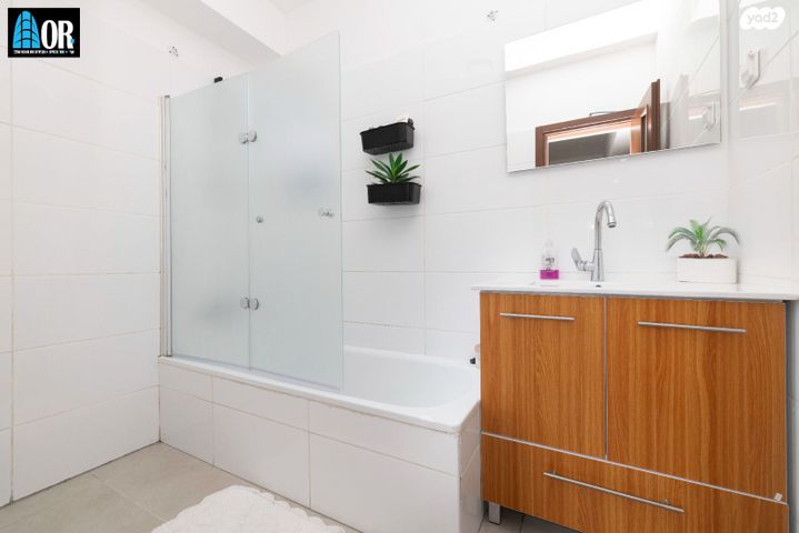 דירה, שבט יהודה, אחיסמך, לוד