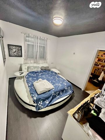 דירה, הדס 18, קרית אילון, חולון