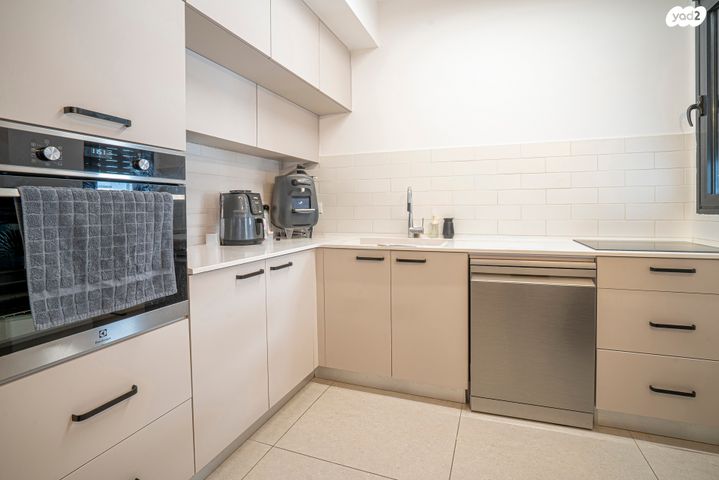 דירה, הוד השרון