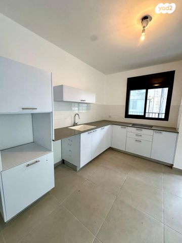 דירה, אנילביץ', לב העיר, בת ים