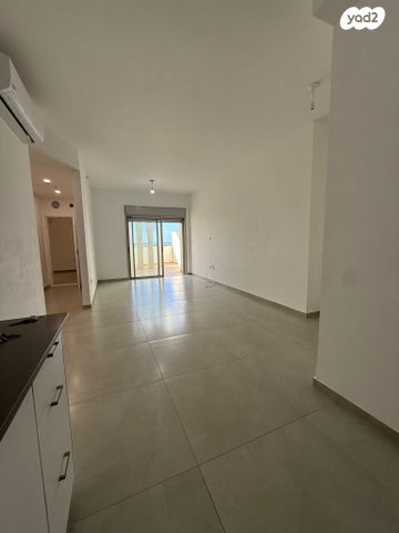 שדרות ירושלים 106