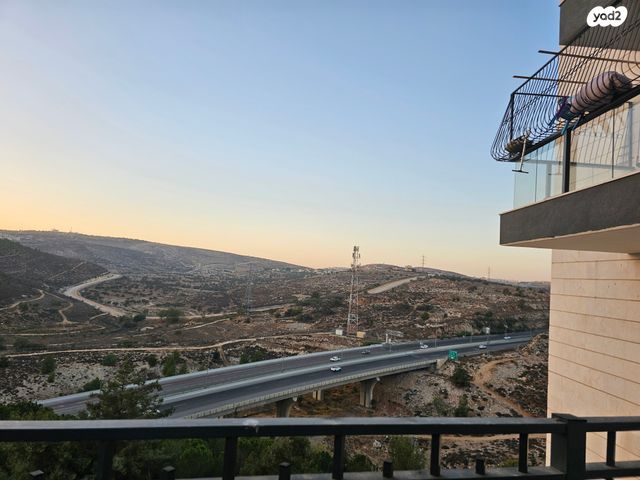 דירת גן, הרב שך, ירושלים