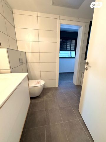 דירה, בר כוכבא, נווה ישראל, הרצליה