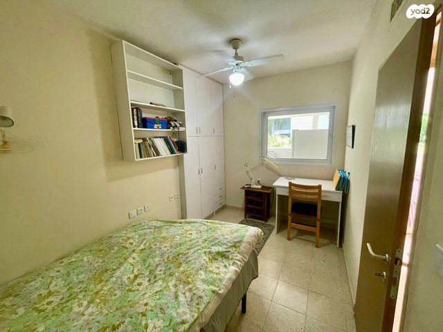 דירה, שדרות הרדוף, 2004, רעננה