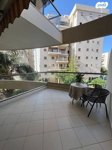 דירה, יגאל ידין, קרית אילון, חולון