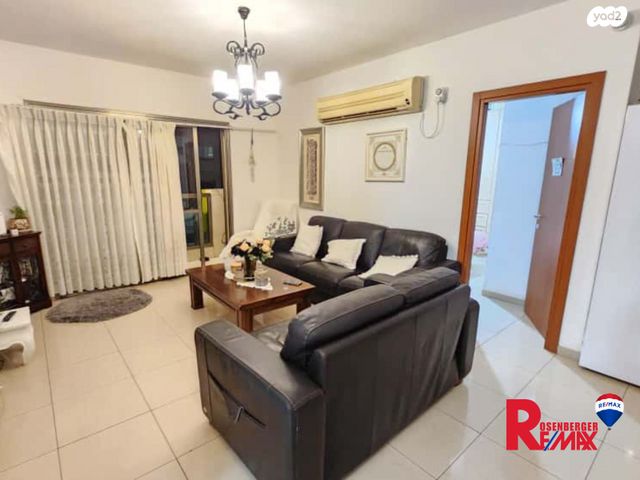 דירה, הרב קפאח 35, גרין ועם, חולון