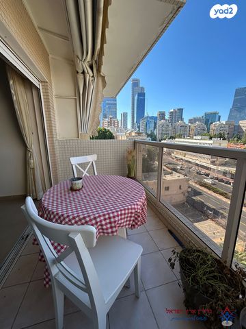 דירה, דרך זאב ז'בוטינסקי 42, שכונת חשמונאים, מרכז העיר א, רמת גן