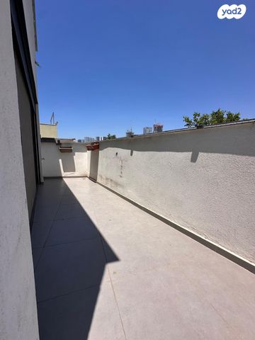 גג/ פנטהאוז, בעל העקידה, שפירא, תל אביב יפו