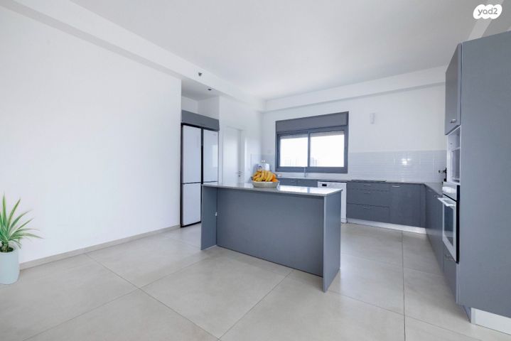 דופלקס, אבן גבירול, רחובות