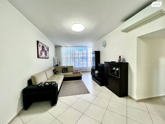 דירה, לוי אשכול 23, נאות שקד, נתניה