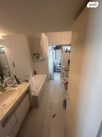 דירה, ליאון בלום, חיפה