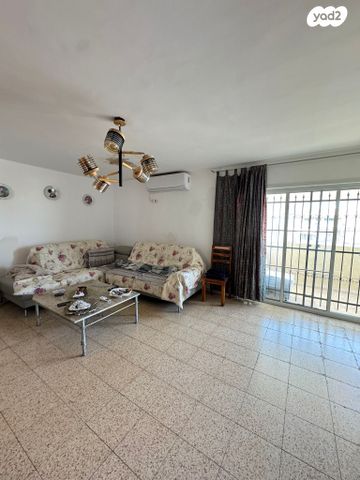 ז'בוטינסקי 13