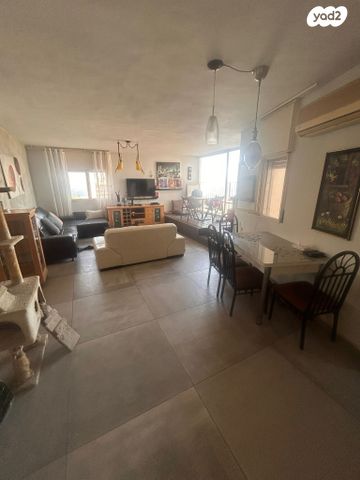 דירה, ליאון בלום, חיפה