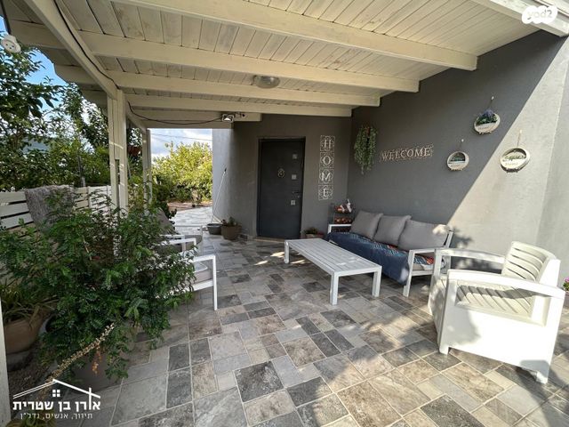 דו משפחתי, אביעזר