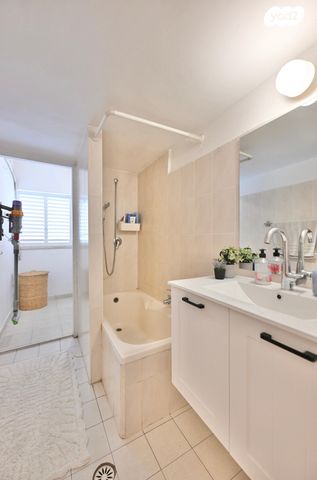 דירה, שאול טשרניחובסקי, רחובות