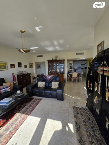 דירה, שדרות הנשיא 111, מרכז הכרמל, חיפה