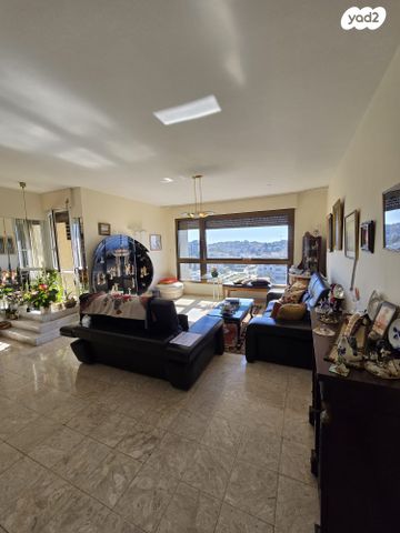 דירה, שדרות הנשיא 111, מרכז הכרמל, חיפה