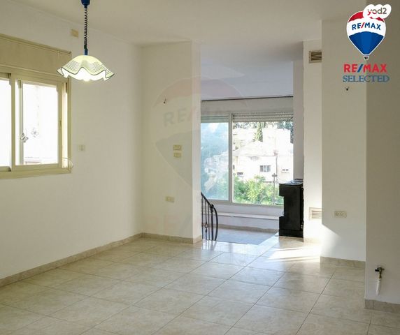 דירה, שדרות וינגייט, הדר עליון, חיפה