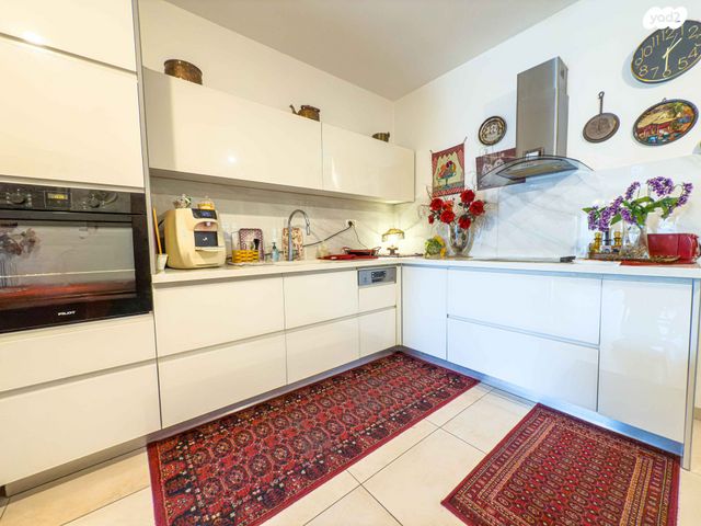 דירה, יהודה, קרית ביאליק