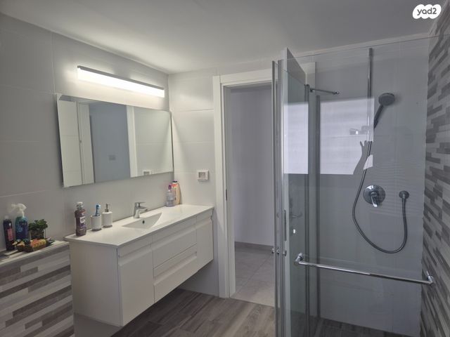 דירה, עוזי חיטמן 13, משכנות האומנים, קרית מוצקין