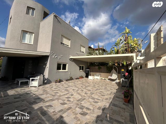 דו משפחתי, אביעזר