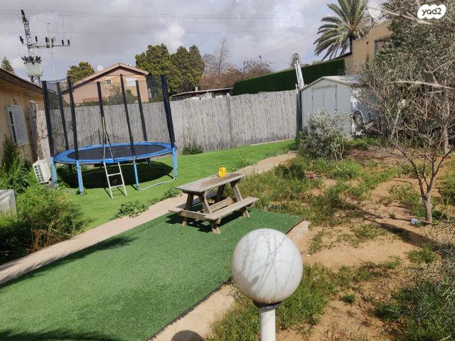 דו משפחתי, גבים, ערד