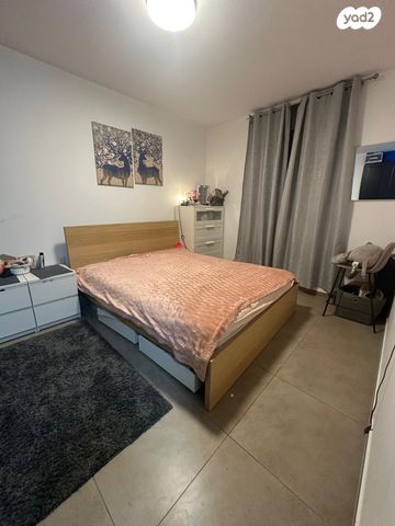 דירה, רחל המשוררת, נאות שמיר, יבנה