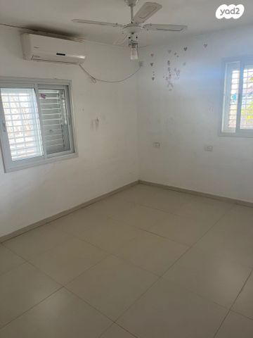 דו משפחתי, גבים, ערד