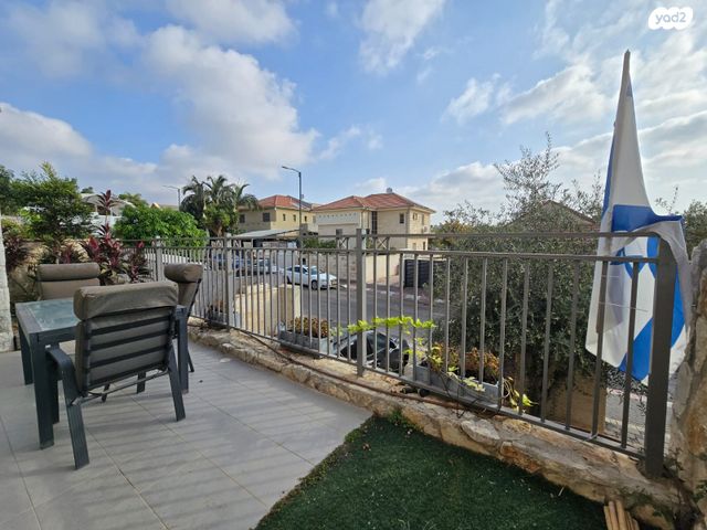 דו משפחתי, הנחל, גינות שומרון, קרני שומרון