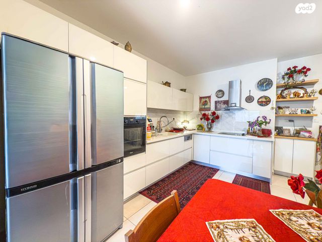 דירה, יהודה, קרית ביאליק