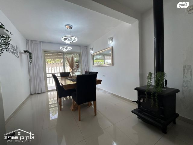 דו משפחתי, אביעזר