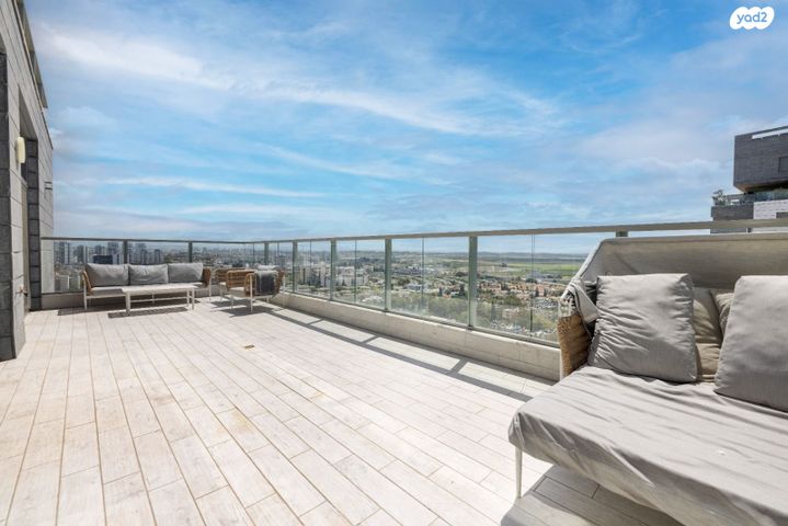 דופלקס, אבן גבירול, רחובות