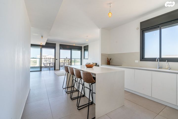 גג/ פנטהאוז, אור ים, אור עקיבא