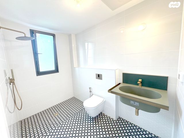 דירה, הרצליה