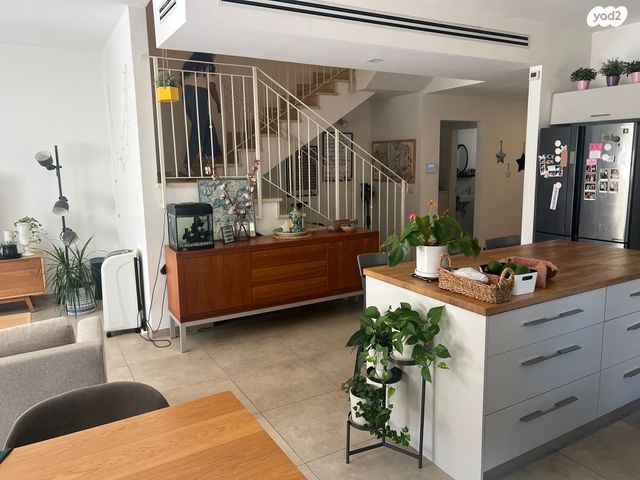 בית פרטי/ קוטג', פרדסיה