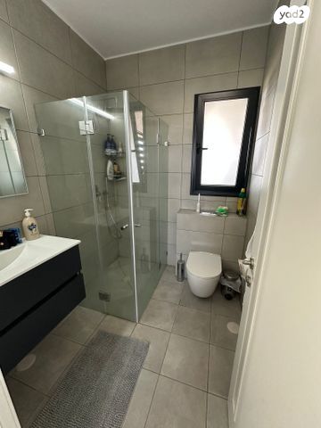 דירה, יעקב דורי, נאות שמיר, רמלה