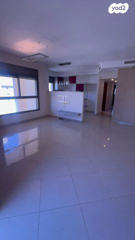 דירה, אהוד מנור 17, קרית אילון, חולון