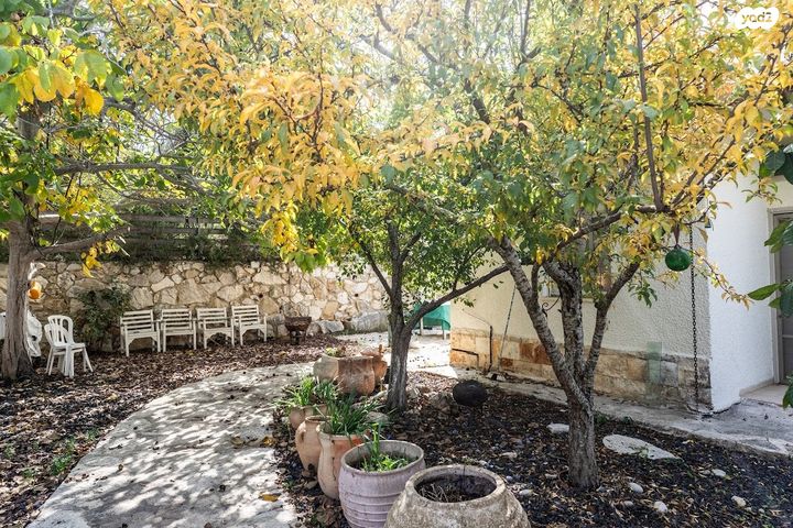 בית פרטי/ קוטג', לוטם, הפרחים, כפר ורדים