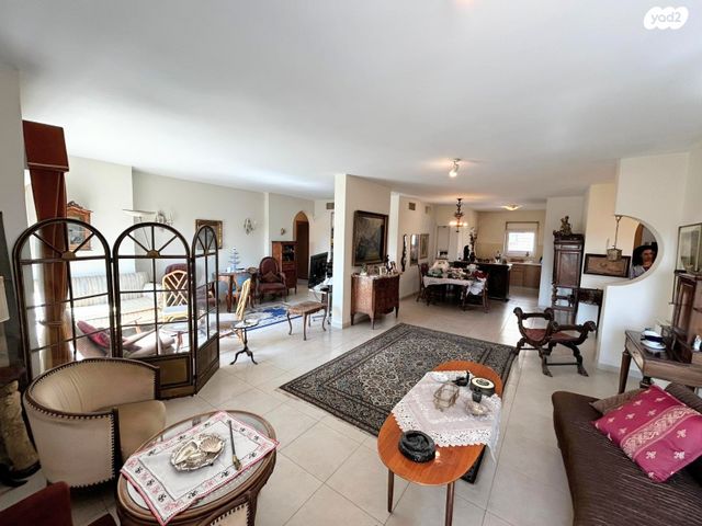 דירה, זאב ז'בוטינסקי, טלביה, קוממיות, ירושלים