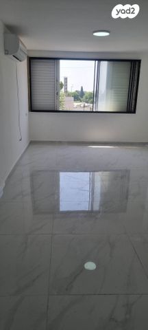 דירה, דרך העמק, מגדל העמק