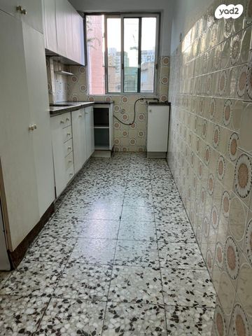 דירה, הפועל המזרחי א', שיכון א', בני ברק