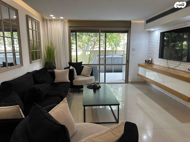 גן יבנה מערב