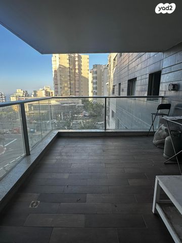 דירה, שדרות אבא חושי, סביוני הכרמל, חיפה