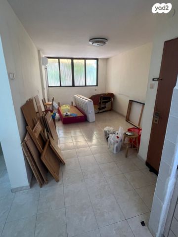 דירה, אלי כהן, גבעת אולגה, חדרה