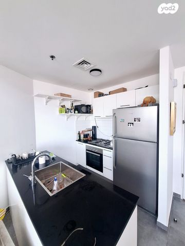 דירה, גרציאני יצחק, גני שרונה, קרית הממשלה, תל אביב יפו