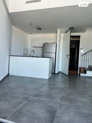 דירה, גרציאני יצחק, גני שרונה, קרית הממשלה, תל אביב יפו