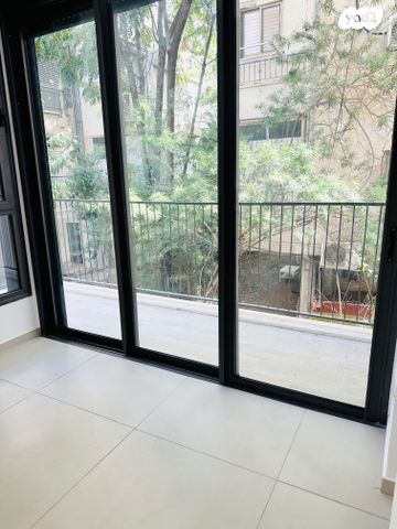 דירה, שדרות הילד 13, שכונת בן גוריון, מרכז העיר ג', רמת גן