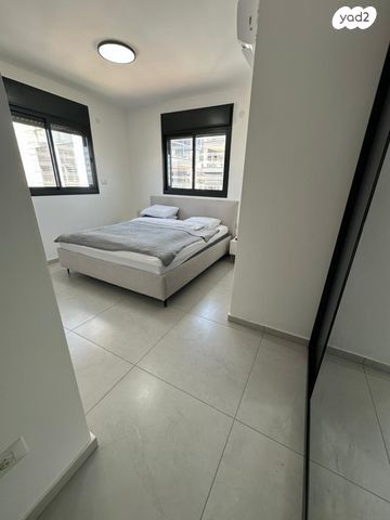 דירה, יעקב דורי, נאות שמיר, רמלה