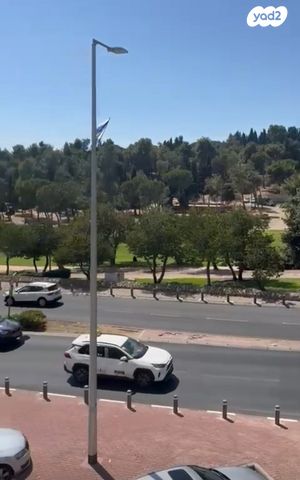 דירה, שדרות בן צבי, נחלאות, שערי חסד, ירושלים